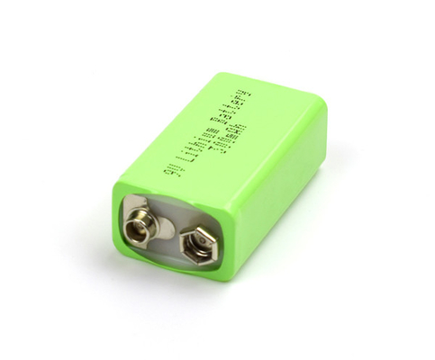 USB는 9V 300mAh 배터리 리튬 재충전이 가능한 에너지 팩을 포함했습니다